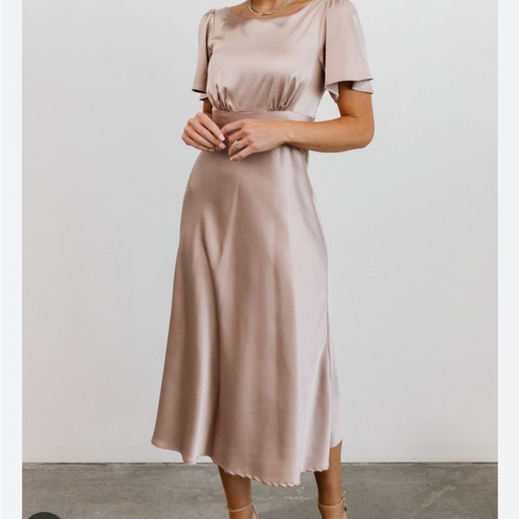 Baltic Born Dresses & Skirts - NWOT Baltic Born Dreya Satin Orchid Midi Dress